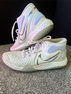 Nike KD Trey 5 VIII basketball shoes